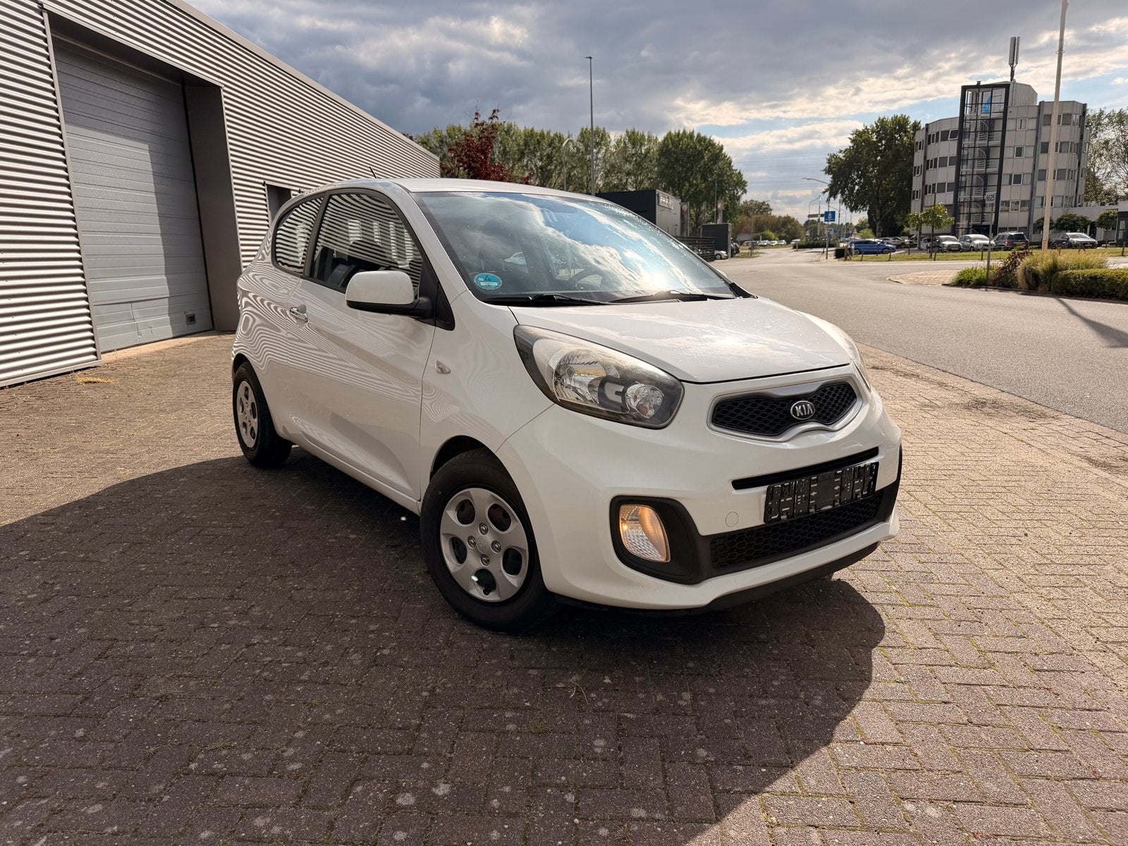 Kia picanto 1.0 airco 51KW 2013 op NL Kenteken en nieuwe APK, Auto's, Voorwielaandrijving, Euro 5, Stof, Zwart