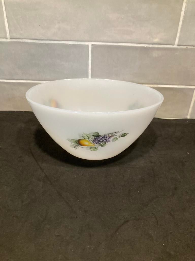 Vintage diepe schaal Arcopal fruit 17cm (230326c), Huis en Inrichting, Keuken | Servies, Nieuw, Ophalen of Verzenden, Overige stijlen