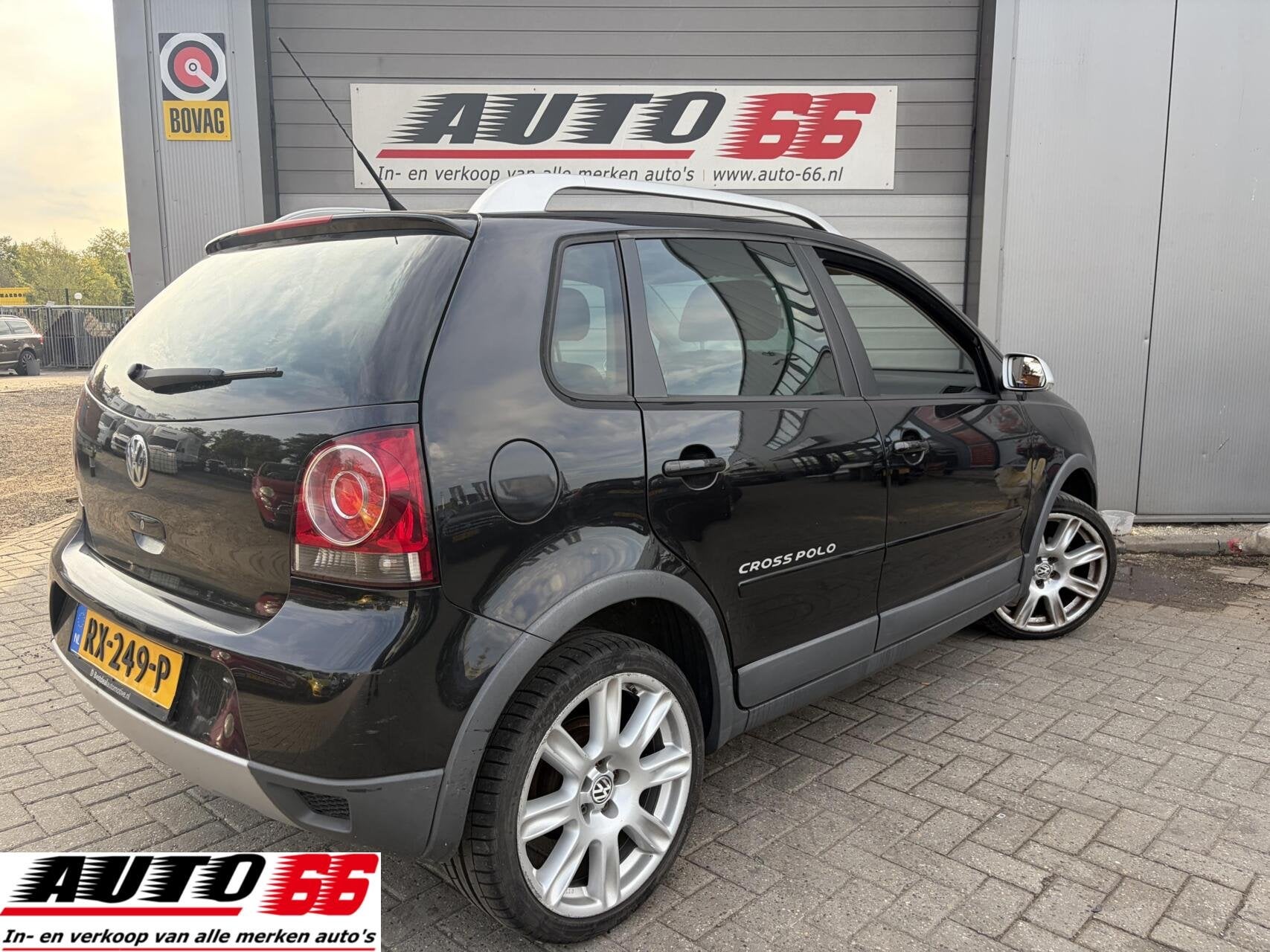 Volkswagen Polo 1.4-16V Cross, Gebruikt, Met garantie (alle), Zwart, Handgeschakeld