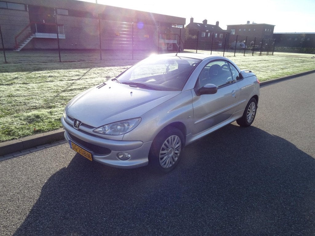Peugeot 206 CC 1.6-16V, Voorwielaandrijving, Gebruikt, 4 cilinders, Cabriolet