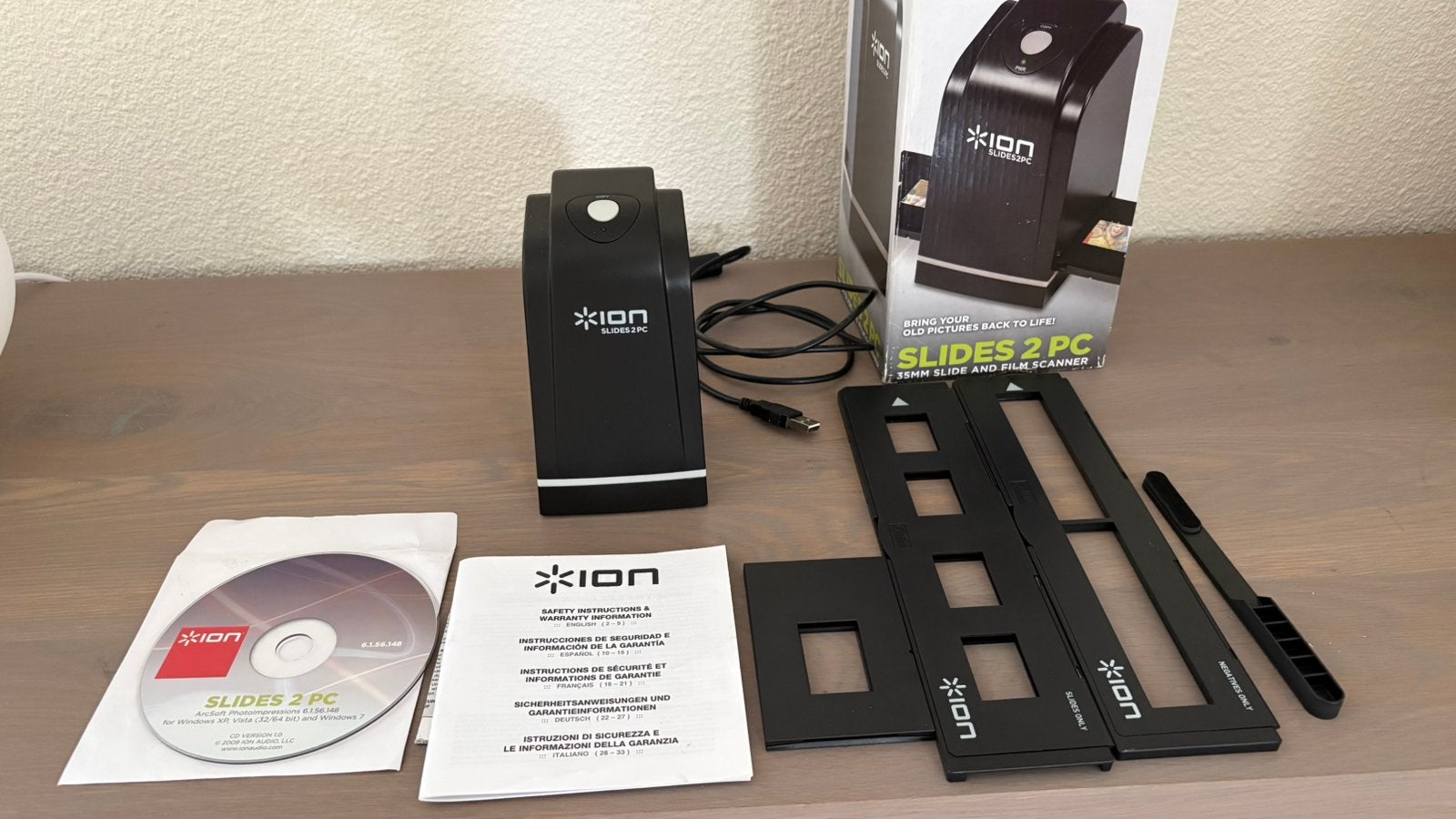 ION Audio SLIDES 2 PC scanner compleet, Computers en Software, Ophalen of Verzenden, Zo goed als nieuw, Diascanner, ION Audio