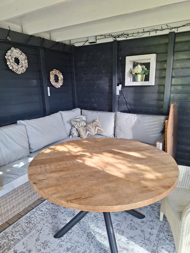 Eetkamertafel rond 130 cm met metalen kruispoot, Ophalen of Verzenden, Rond, 100 tot 150 cm, 100 tot 150 cm