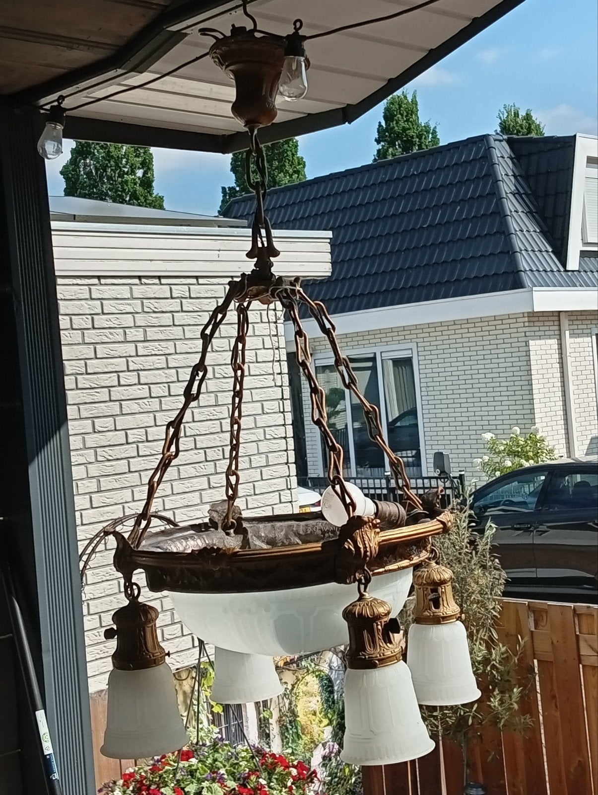 Antieke bronzen hanglamp met opaline glazen kappen, Ophalen of Verzenden
