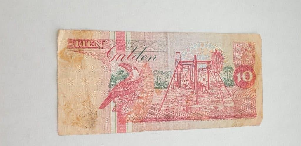3238 suriname 10 gulden, Postzegels en Munten, Verzenden, Zuid-Amerika