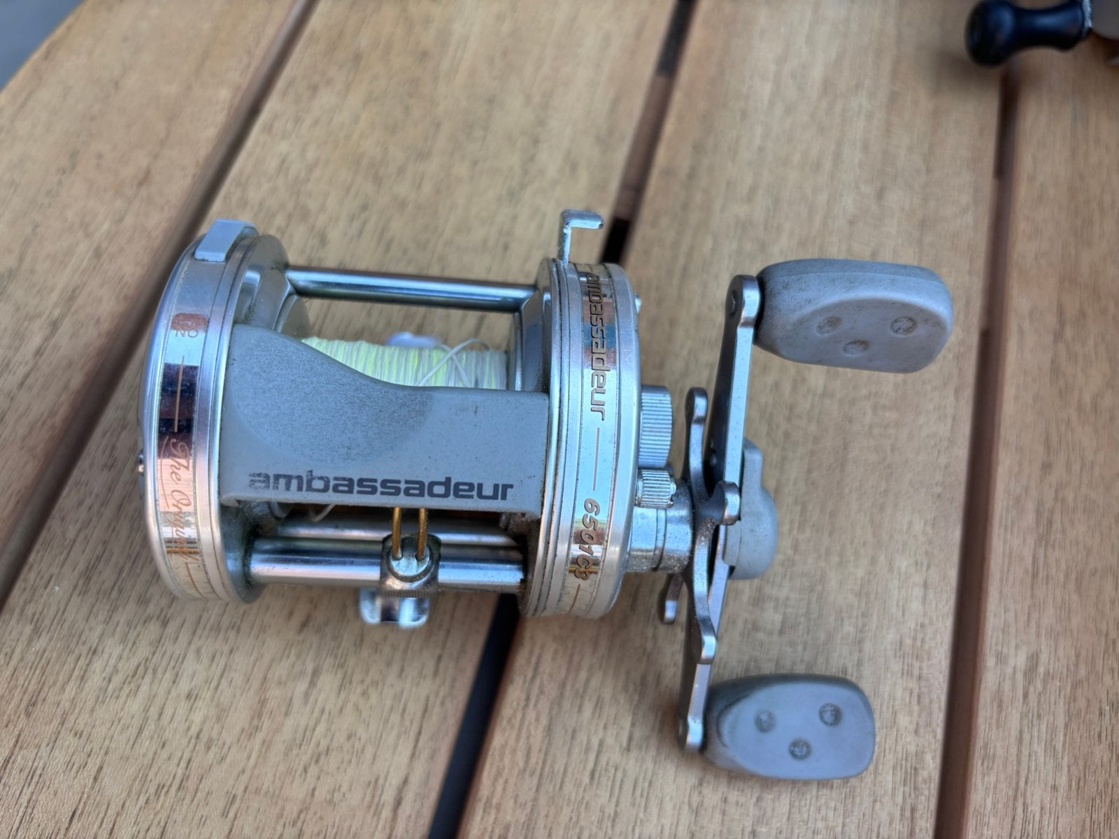 Reel Abu garcia ambassadeur 6501-C3 met ratel, Watersport en Boten, Hengelsport | Roofvissen, Ophalen of Verzenden, Zo goed als nieuw