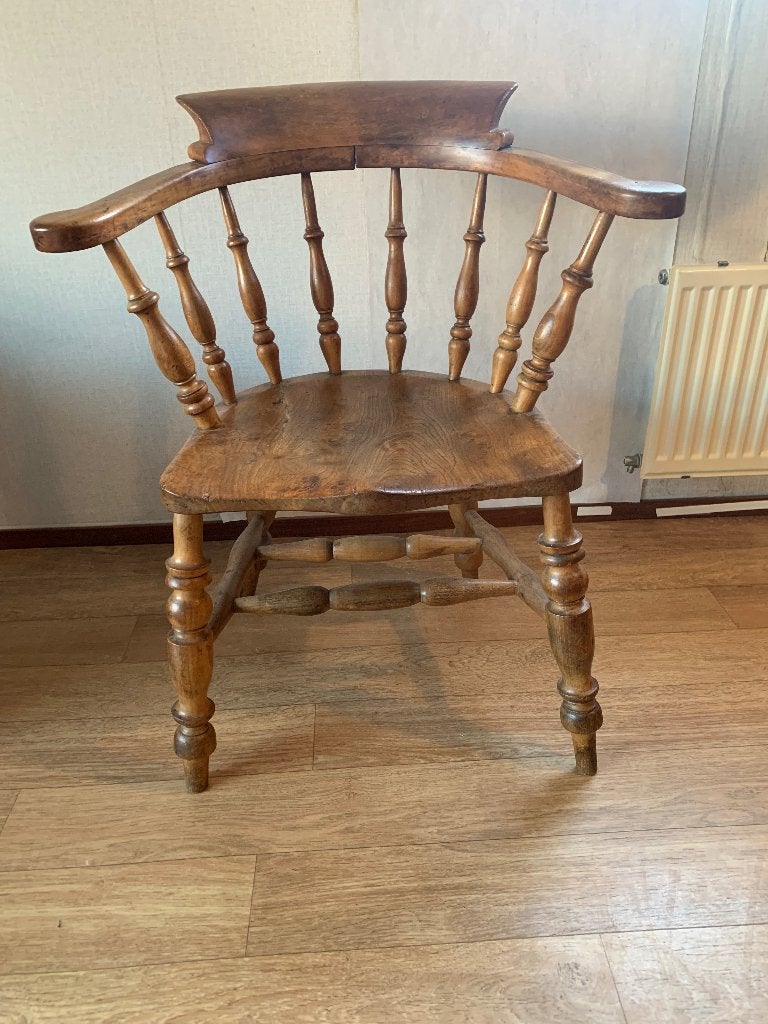 Captain chair 19e eeuw, Ophalen