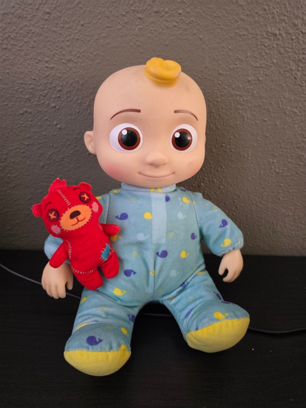 Cocomelon zingende pop, Kinderen en Baby's, Ophalen of Verzenden, Gebruikt, Babypop