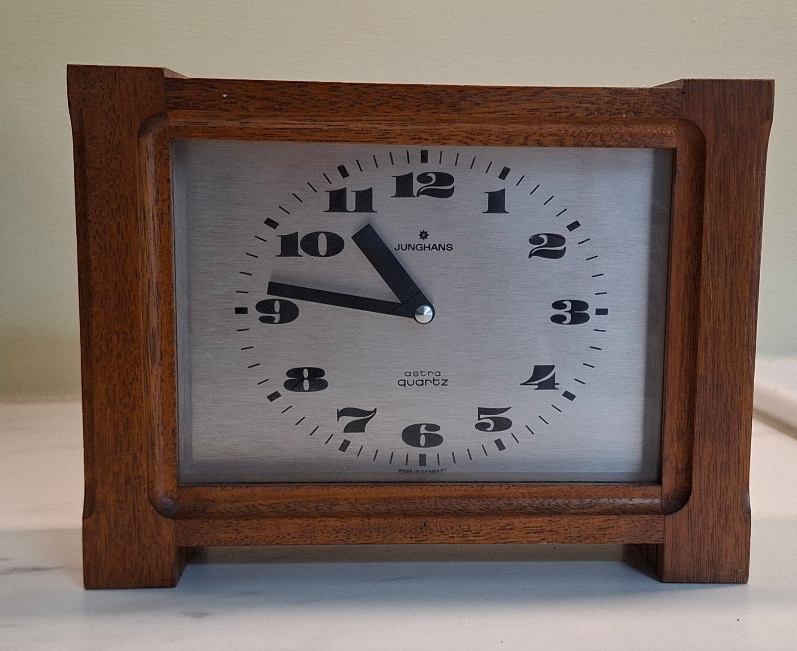 Junghans Astra Quartz Tafelklok - Houten Frame, Ophalen of Verzenden
