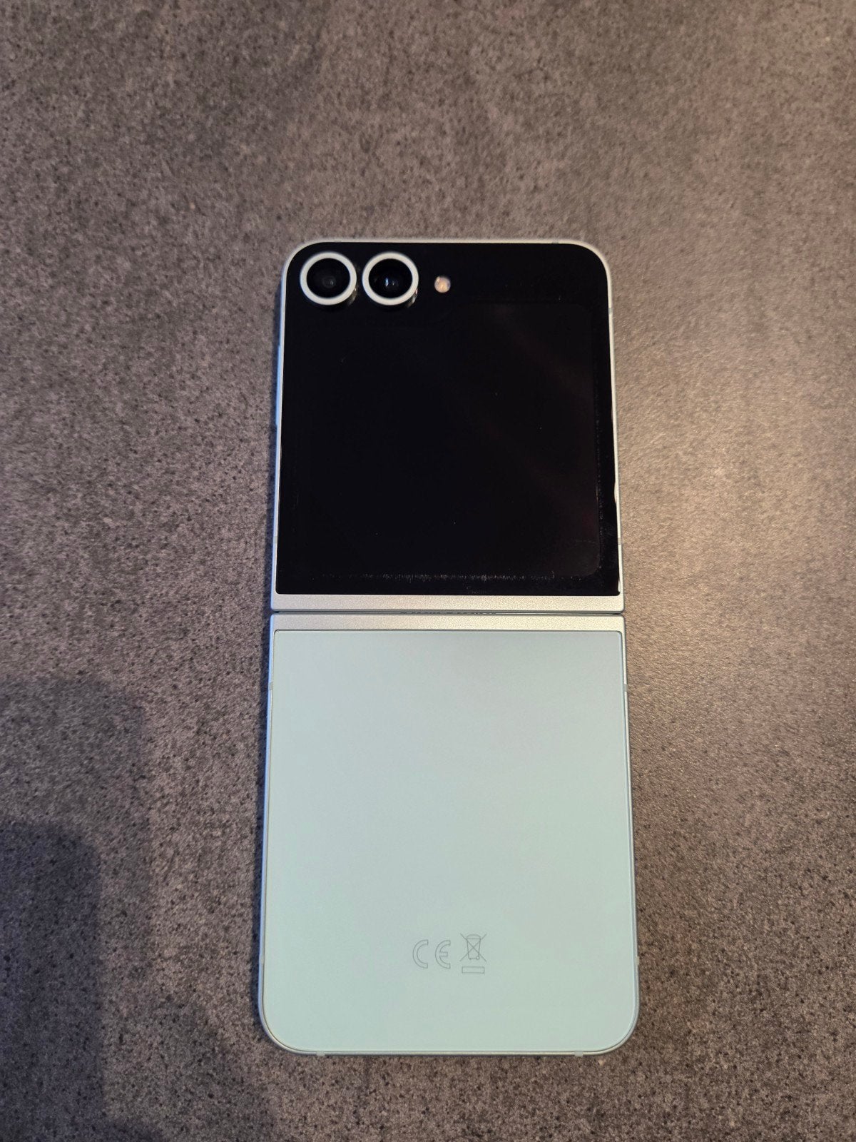 Foto 4 van Samsung Galaxy Z Flip6 256 GB Mintgroen
