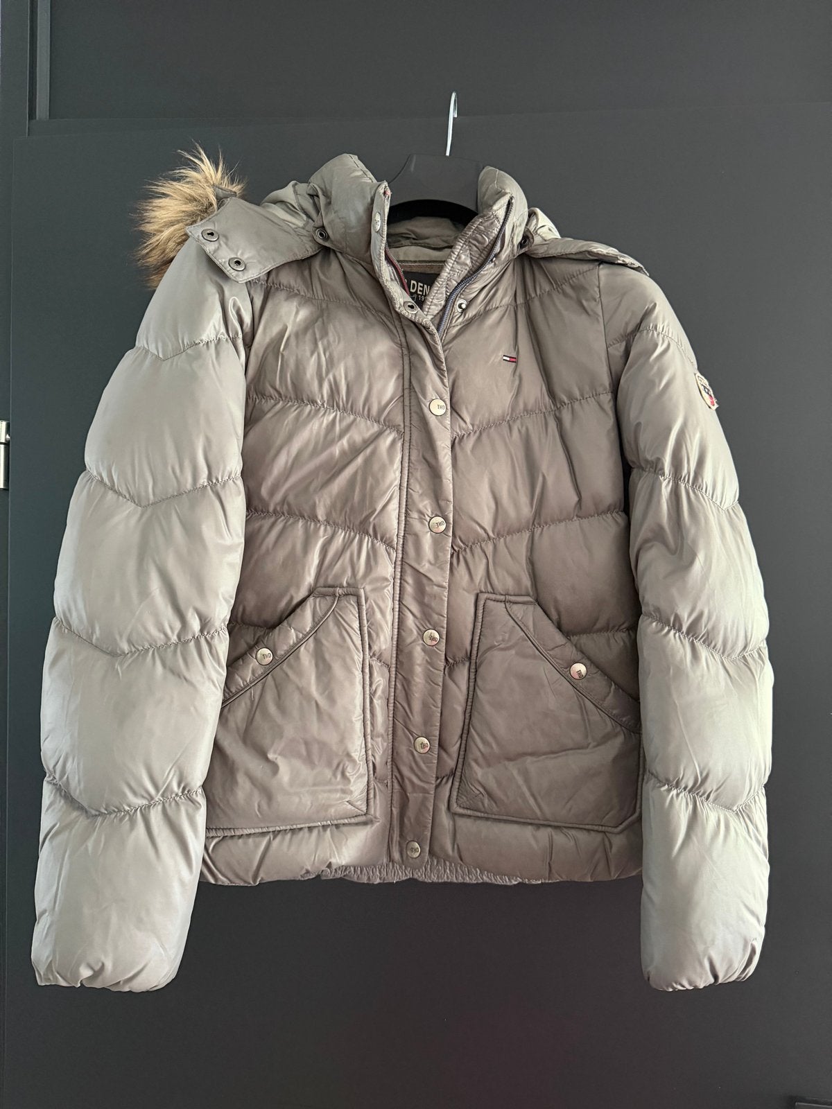 Tommy Hilfiger Denim gewatteerde jas met capuchon, Kleding | Dames, Ophalen of Verzenden, Gedragen, Maat 38/40 (M), Grijs