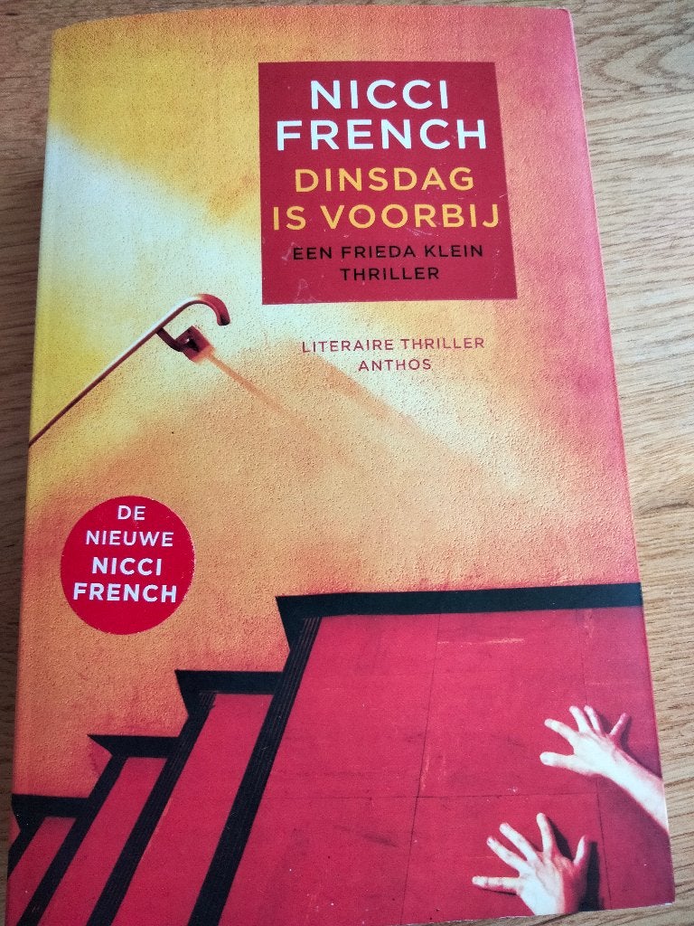 Nicci French.  Dinsdag is voorbij, Boeken, Ophalen of Verzenden, Zo goed als nieuw, Nicci French, Nederland