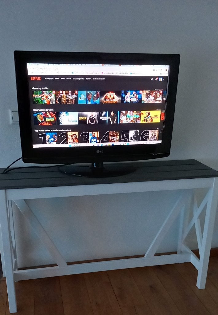 €30 - LG 32-inch Full HD TV - Draaibare Voet - Afstandsbed., 50 Hz, Zo goed als nieuw, LG, Full HD (1080p)