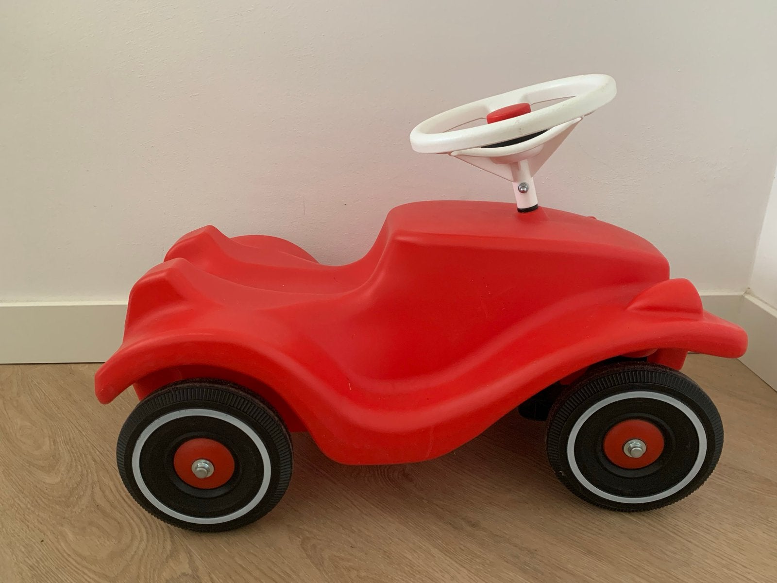 Rode Bobby Car Loopauto - Klassiek Speelplezier, Kinderen en Baby's, Speelgoed | Buiten | Voertuigen en Loopfietsen, Ophalen of Verzenden