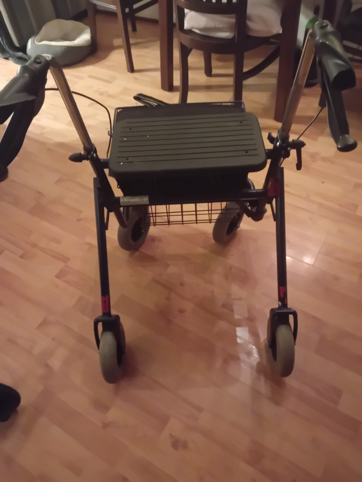 Rollator  met remmen mandje onder rek, Ophalen, Opvouwbaar, Gebruikt