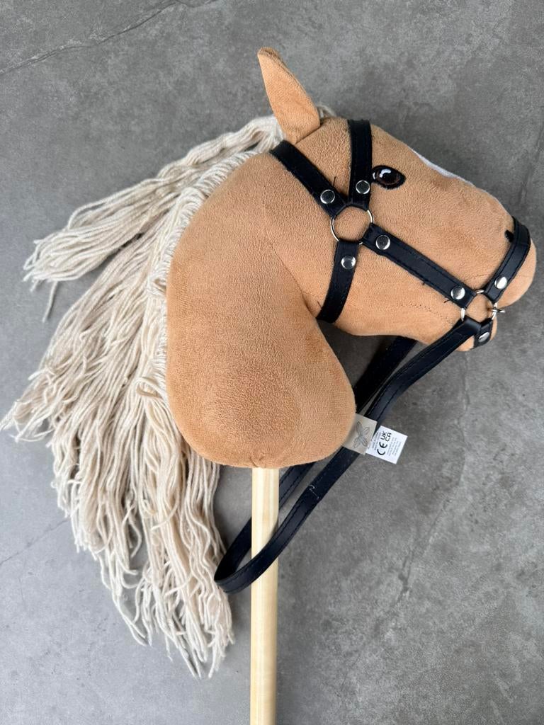 Stokpaard - Hobbyhorse - Astrup beige, Ophalen, Zo goed als nieuw