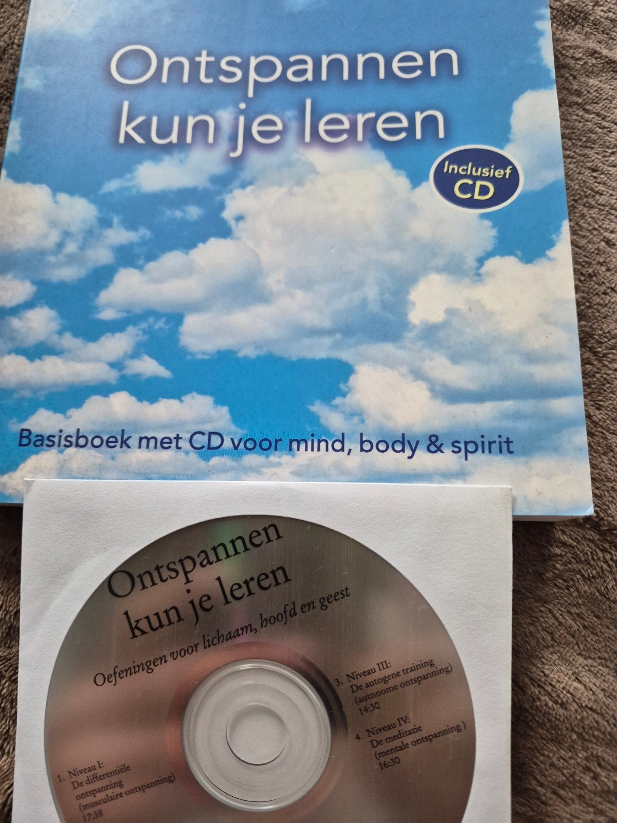 Ontspannen kun je leren - Boek met CD, Boeken, Ophalen of Verzenden, Zo goed als nieuw, Gezondheid en Conditie, John R. Harvey