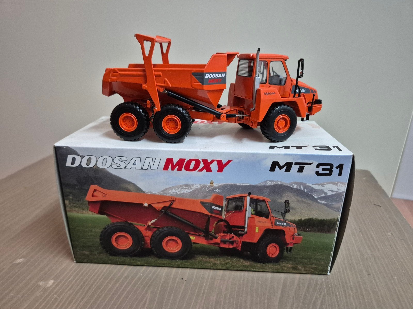Dumper Doosan Moxy MT31, Hobby en Vrije tijd, Ophalen of Verzenden, Nieuw, Bus of Vrachtwagen, Overige merken