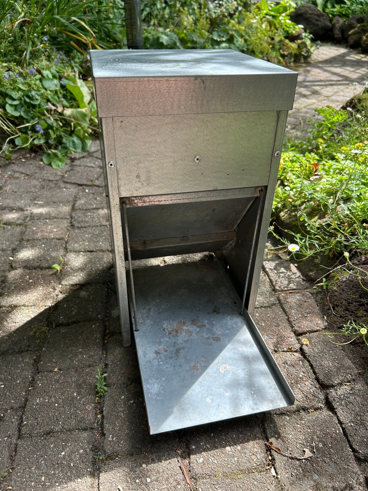 Trapbak voerbak kippen nipples drinkemmer, Ophalen, Zo goed als nieuw, Drinken en Voederen