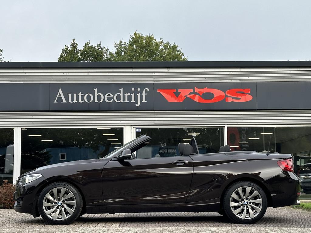 BMW 2 Serie Cabrio 220i | 184 pk | Navi Prof. | Stoelverwarm, Gebruikt, 4 cilinders, 4 stoelen, Handgeschakeld