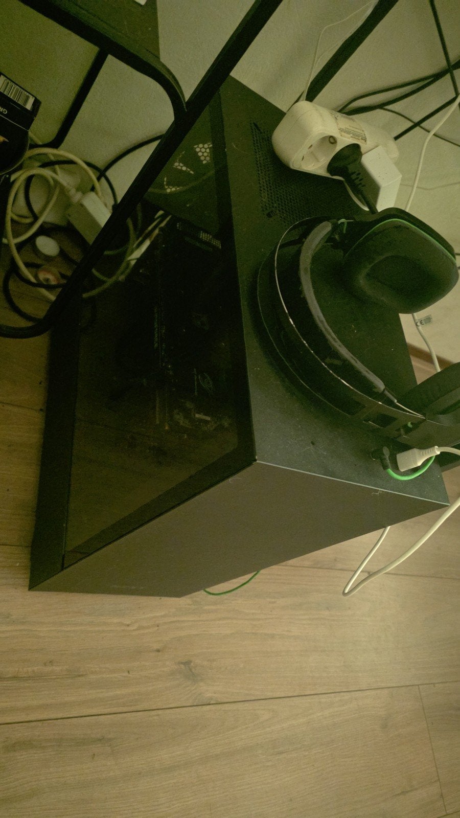 Complete Gaming Setup - AMD Ryzen 5 2600, Windows 11 MOETWEG, Gebruikt, Onbekend, AMD Ryzen 5 2600 Six-Core Processor, 1.13 TB