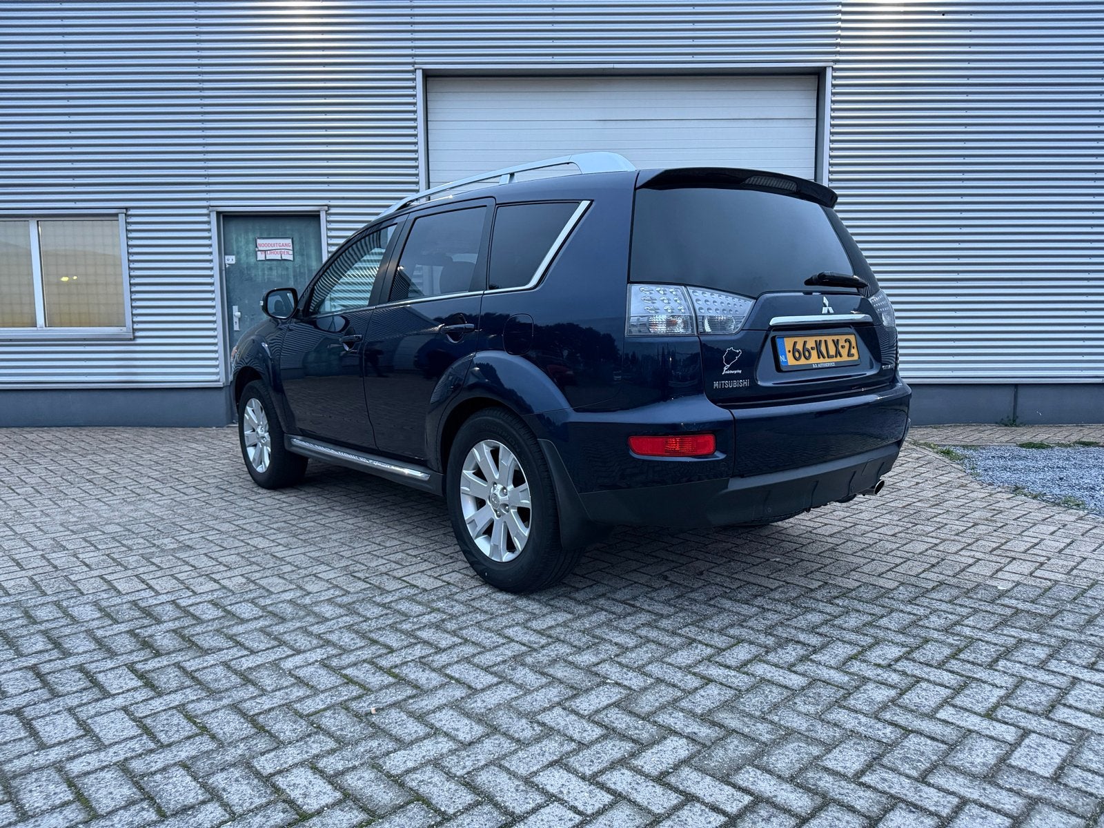 Mitsubishi Outlander 2.0 AUTOMAAT CRUISE CLIMA NAVI TREKHAAK, Auto's, 1998 cc, Outlander, Zwart, 4 cilinders