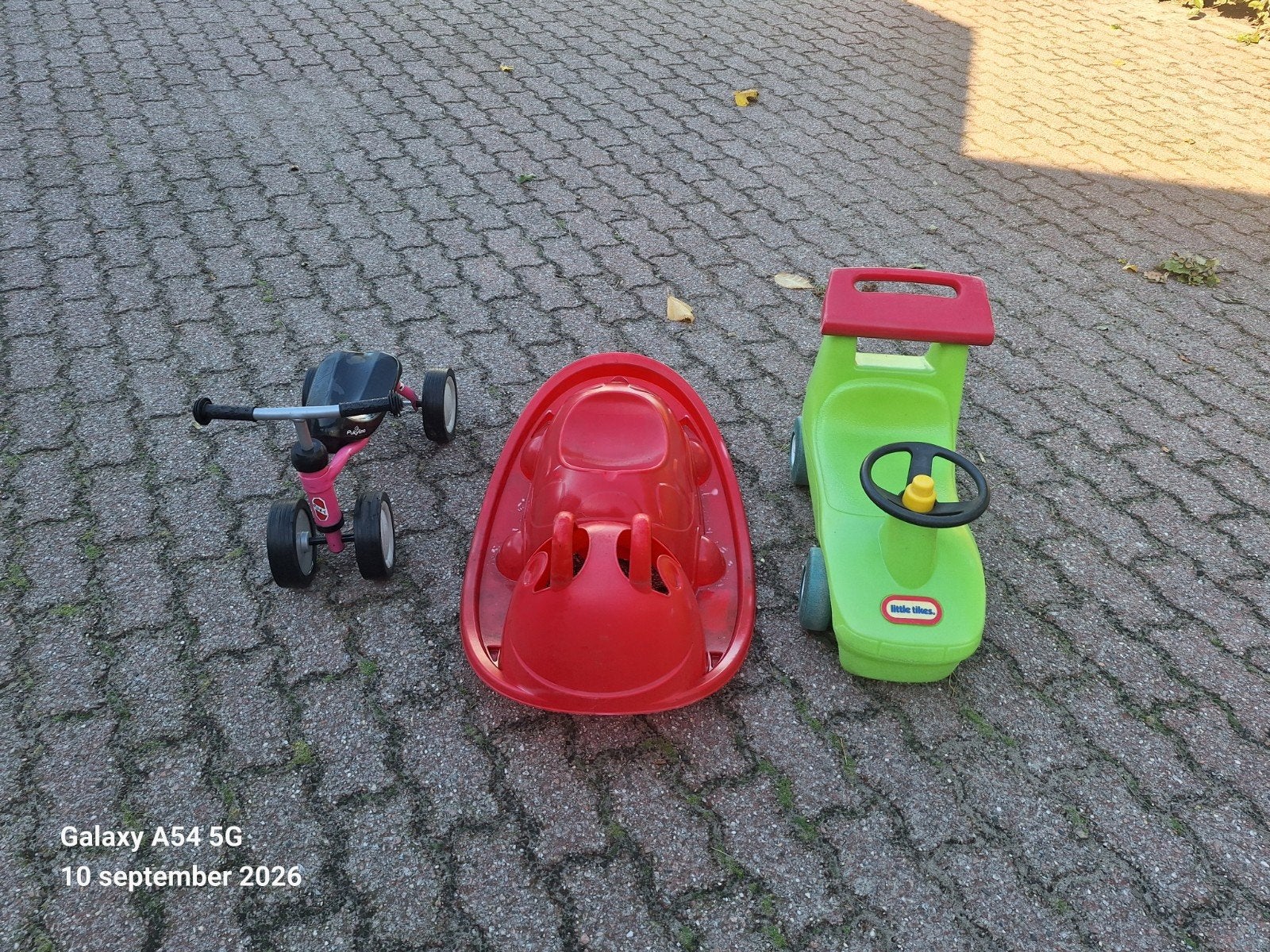 Gratis buitenspeelgoed loopfiets loopauto en wip, Ophalen, Gebruikt, Loopfiets