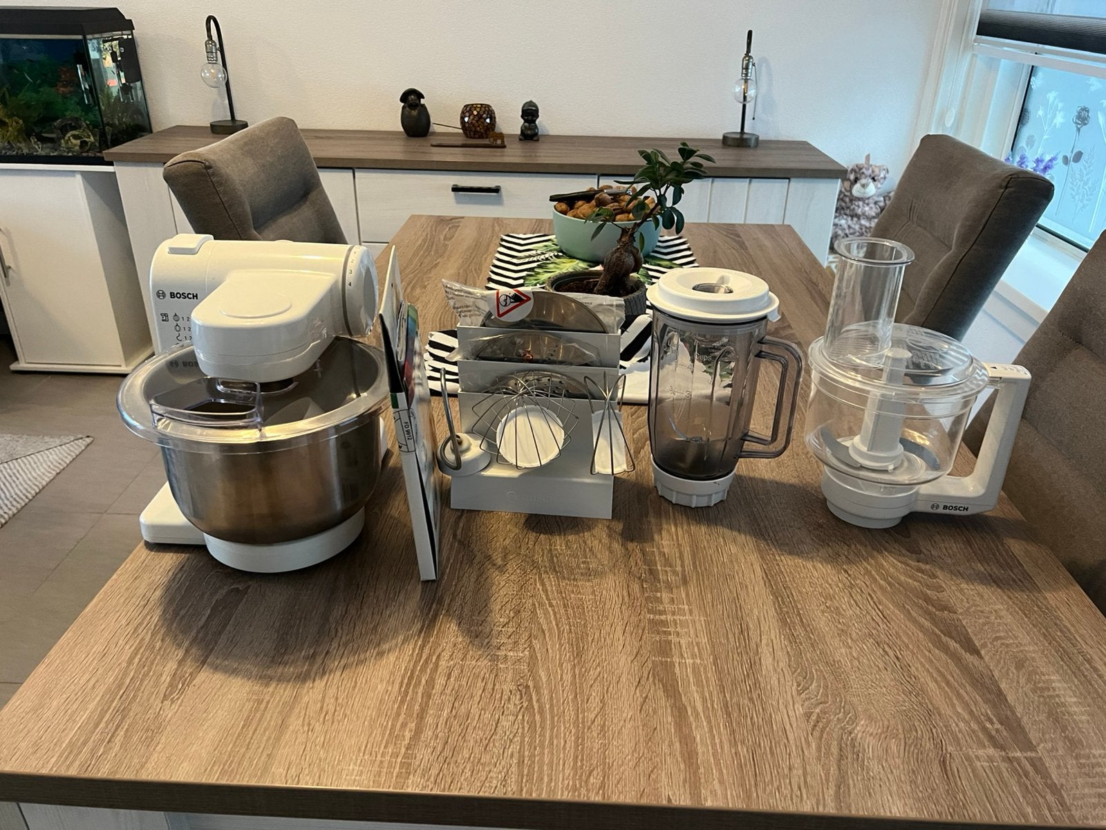 Bosch keukenmachine met diverse accessoires zgan., 3 snelheden of meer, Ophalen of Verzenden, Zo goed als nieuw, 2 tot 3 liter