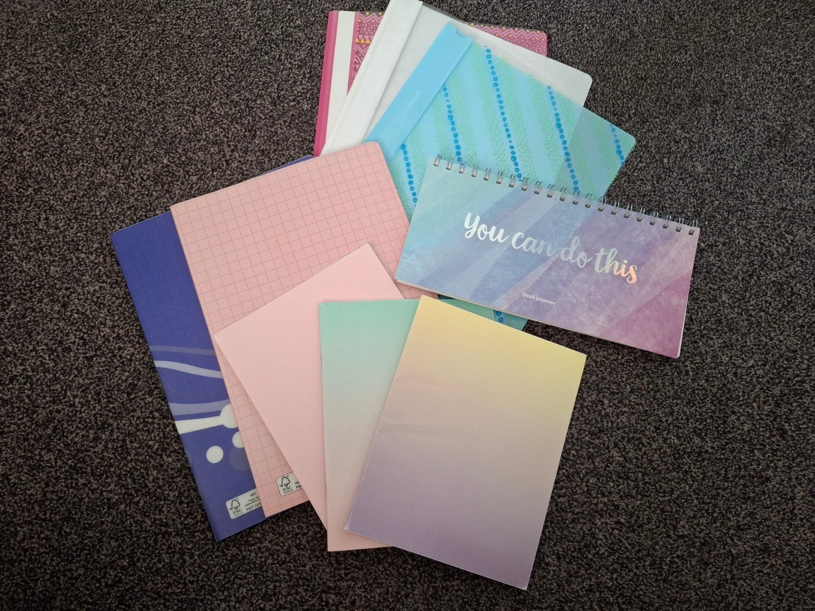 Samengestelde set met schriften, planner en snelhechters., Ophalen of Verzenden, Nieuw