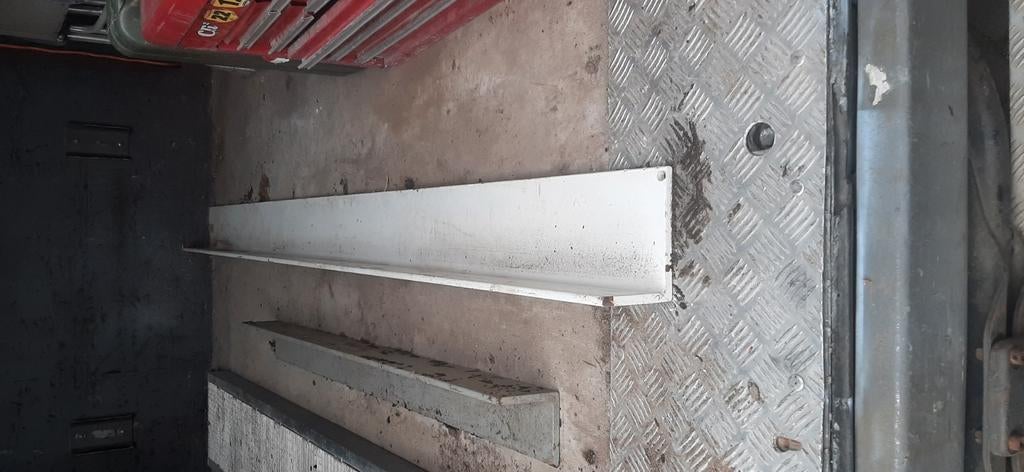 Gegalvaniseerd stalen hoekprofiel 150x100x124, Doe-het-zelf en Verbouw, Metalen, Ophalen