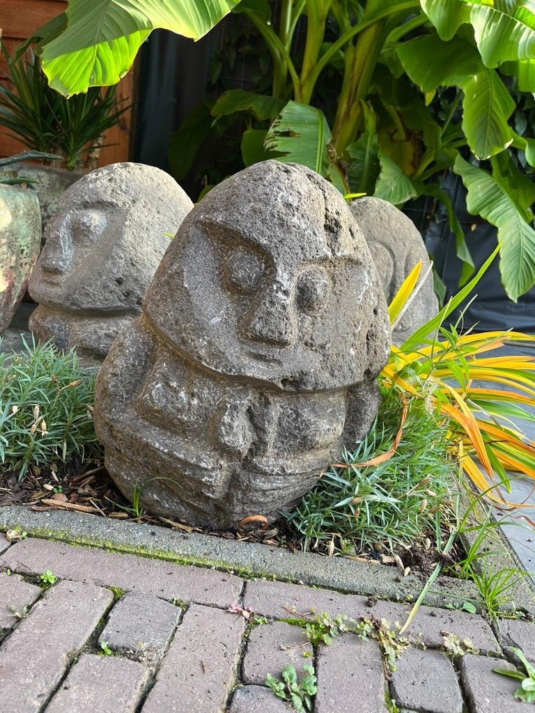 Paaseiland lavasteen beeld stonemen stenen man Java handwerk, Ophalen, Overige typen, Nieuw, https://verburgtvintage.nl/#contact