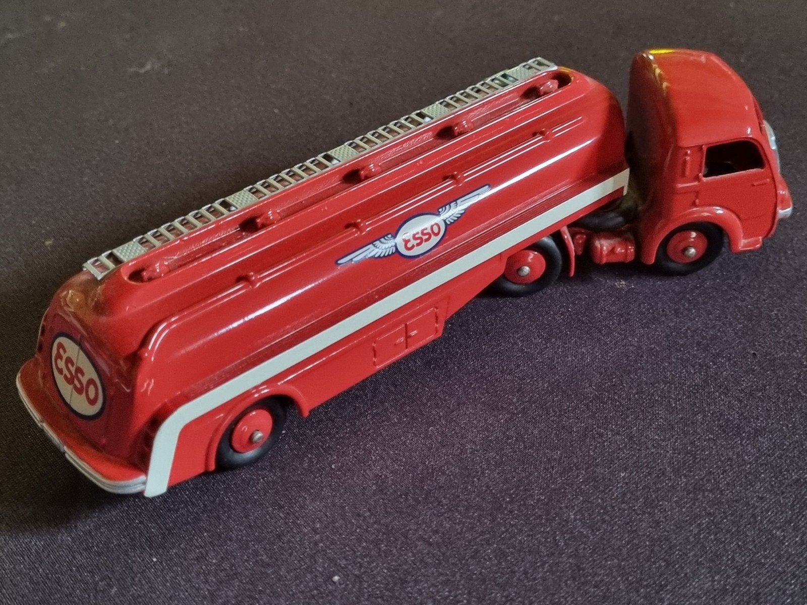 Dinky Toys Panhard Tankwagen Esso - Rood, Ophalen of Verzenden, Nieuw