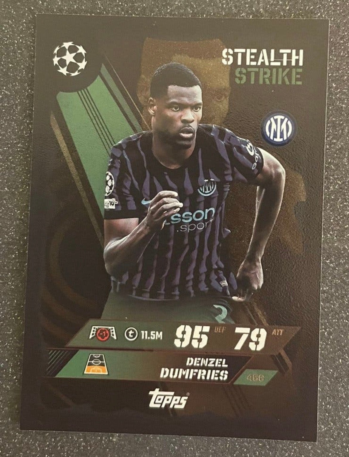 Topps MA 25/26    STEALTH STRIKE    DUMFRIES    INTER MILAN, Verzenden, Zo goed als nieuw, Plaatje
