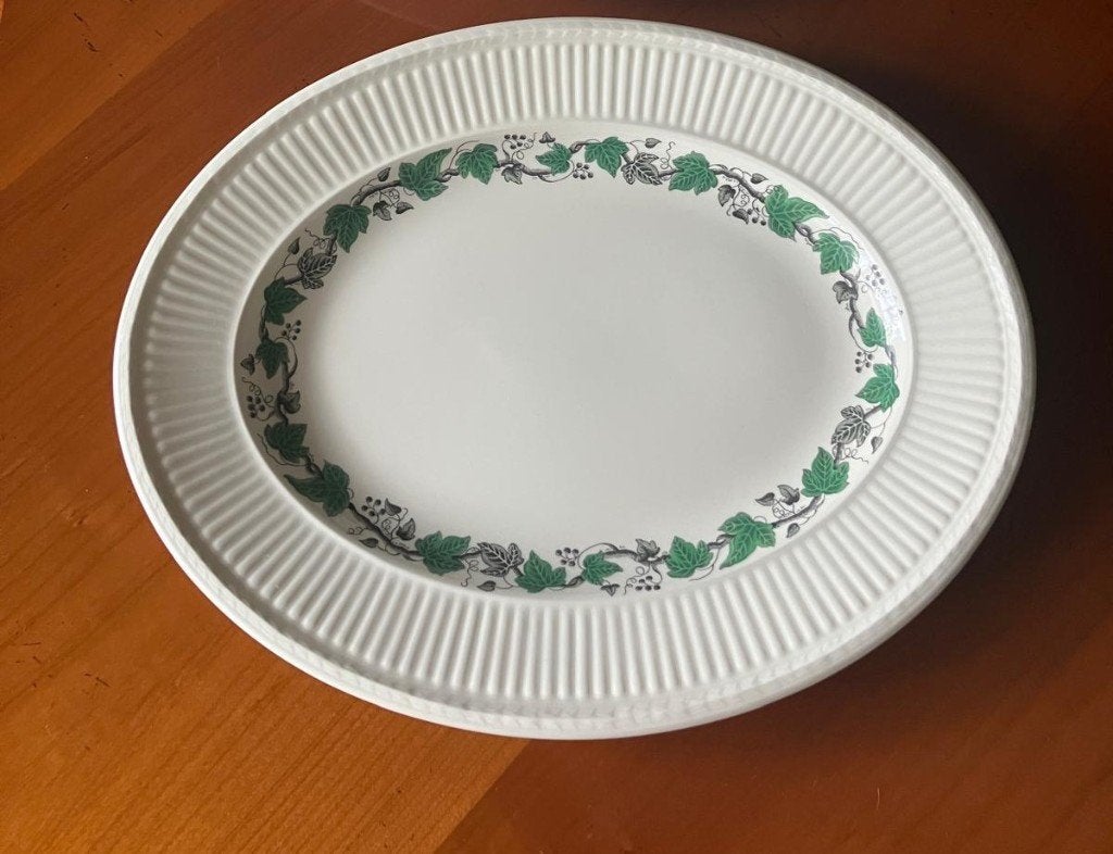 Wedgwood Edme Stratford serveerschaal 29 cm., Ophalen of Verzenden, Overige stijlen, Schaal of Schalen, Zo goed als nieuw