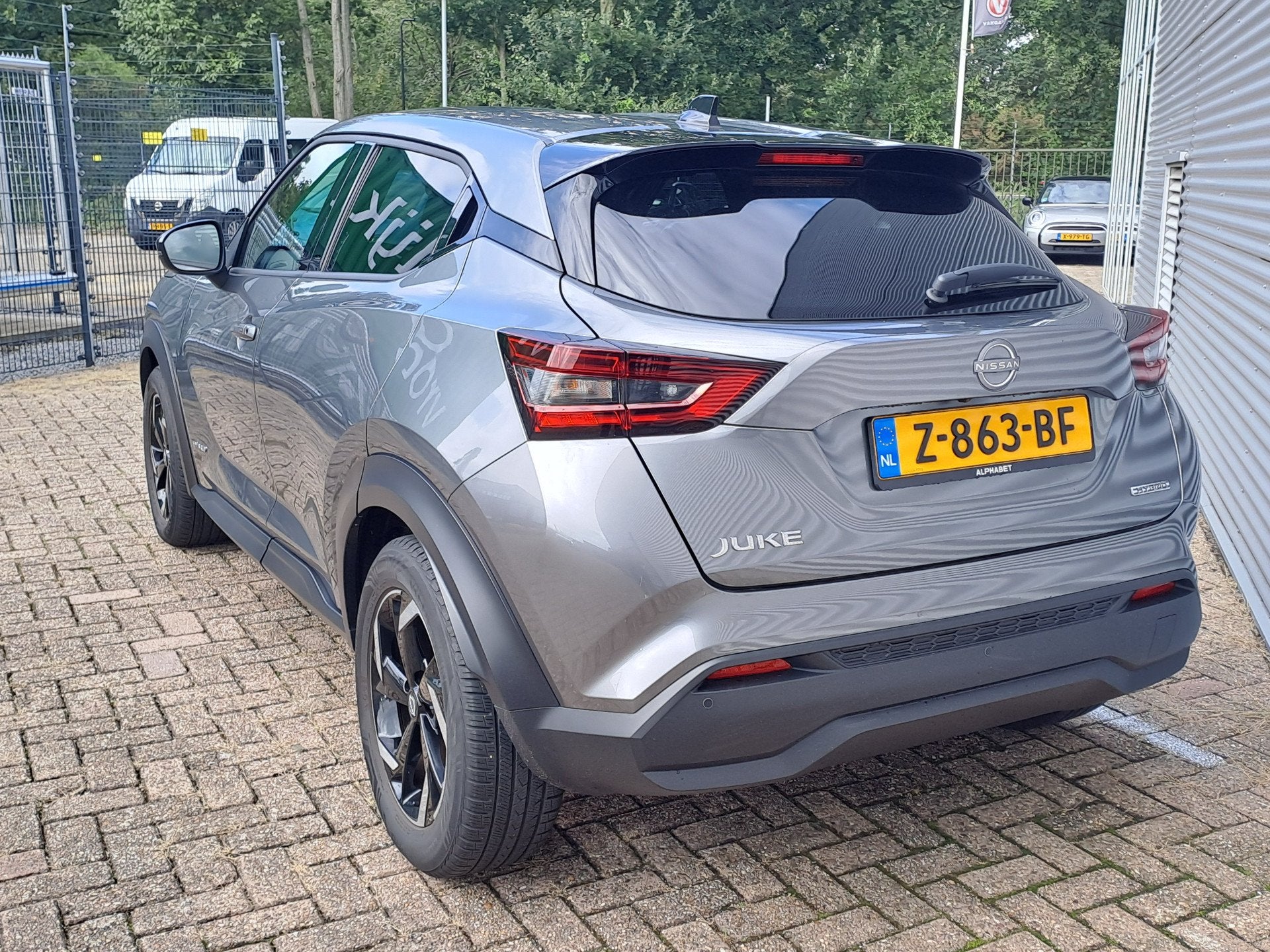 Nissan Juke 1.6 Hybrid N-Connecta | Apple Carplay/Android Au, Auto's, 12 maanden, Gebruikt, 4 cilinders, Origineel Nederlands