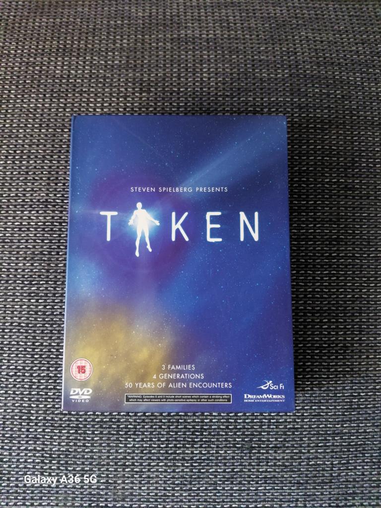 Taken (steven spielberg) dvd box, Cd's en Dvd's, Vanaf 12 jaar, Ophalen, Zo goed als nieuw, Oorlog of Misdaad