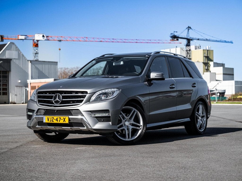 Mercedes M-klasse ML 350 BlueTec AMG Grijs Kenteken Panorama, Auto's, Bestelauto's, Bedrijf, Te koop, 360° camera, 4x4, ABS, Achteruitrijcamera