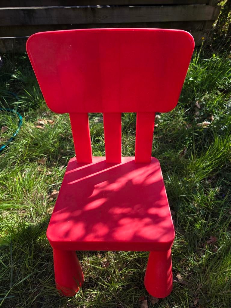 IKEA Mammut kinderstoel rood en tafel, Ophalen of Verzenden, Gebruikt, Stoel(en)