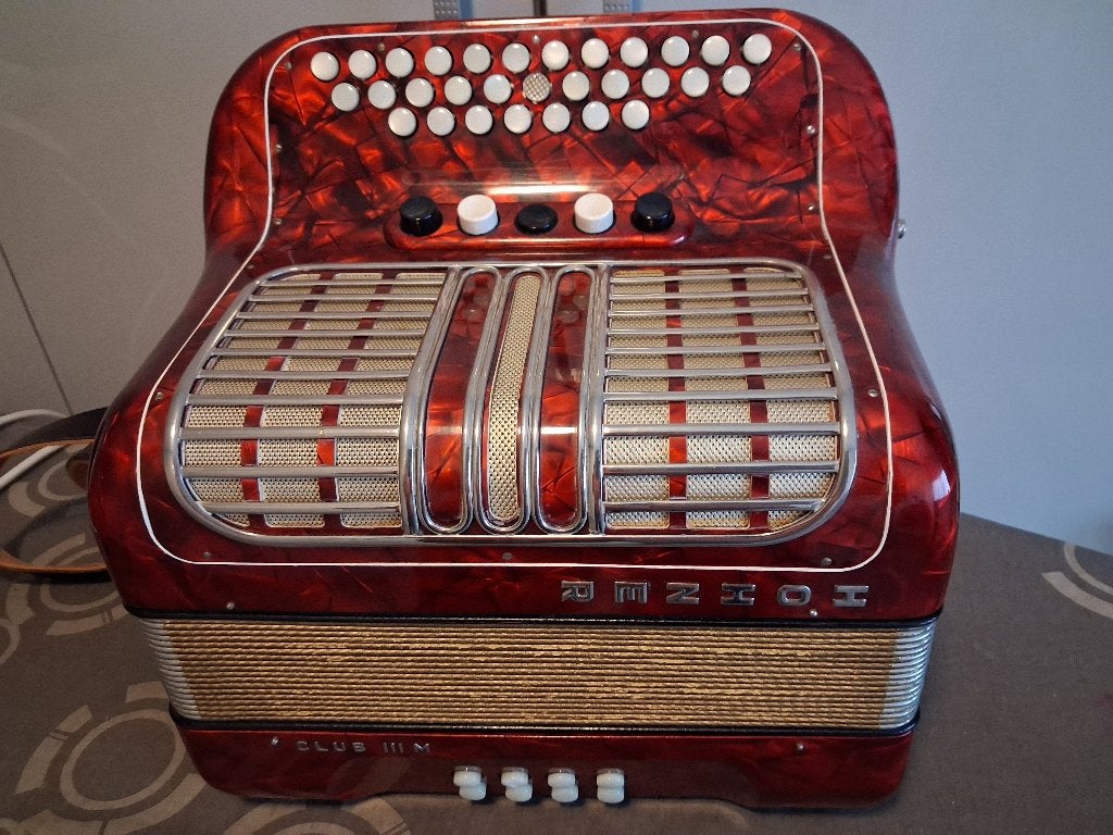 Hohner Club III m trekzak CF, Gebruikt, Met riemen, Overige formaten, Hohner