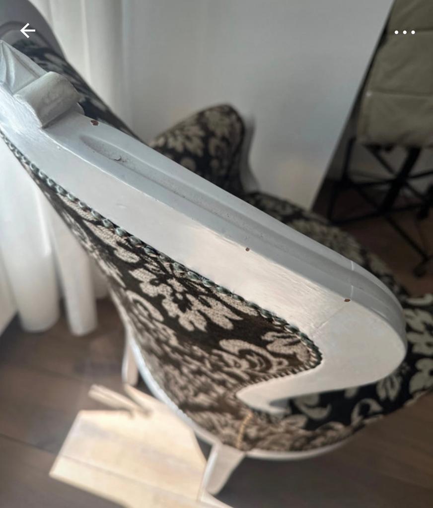 Elegante fauteuil met barok print - Wit/Bruin, Huis en Inrichting, Fauteuils, Gebruikt, 75 tot 100 cm, Ophalen of Verzenden, Stof