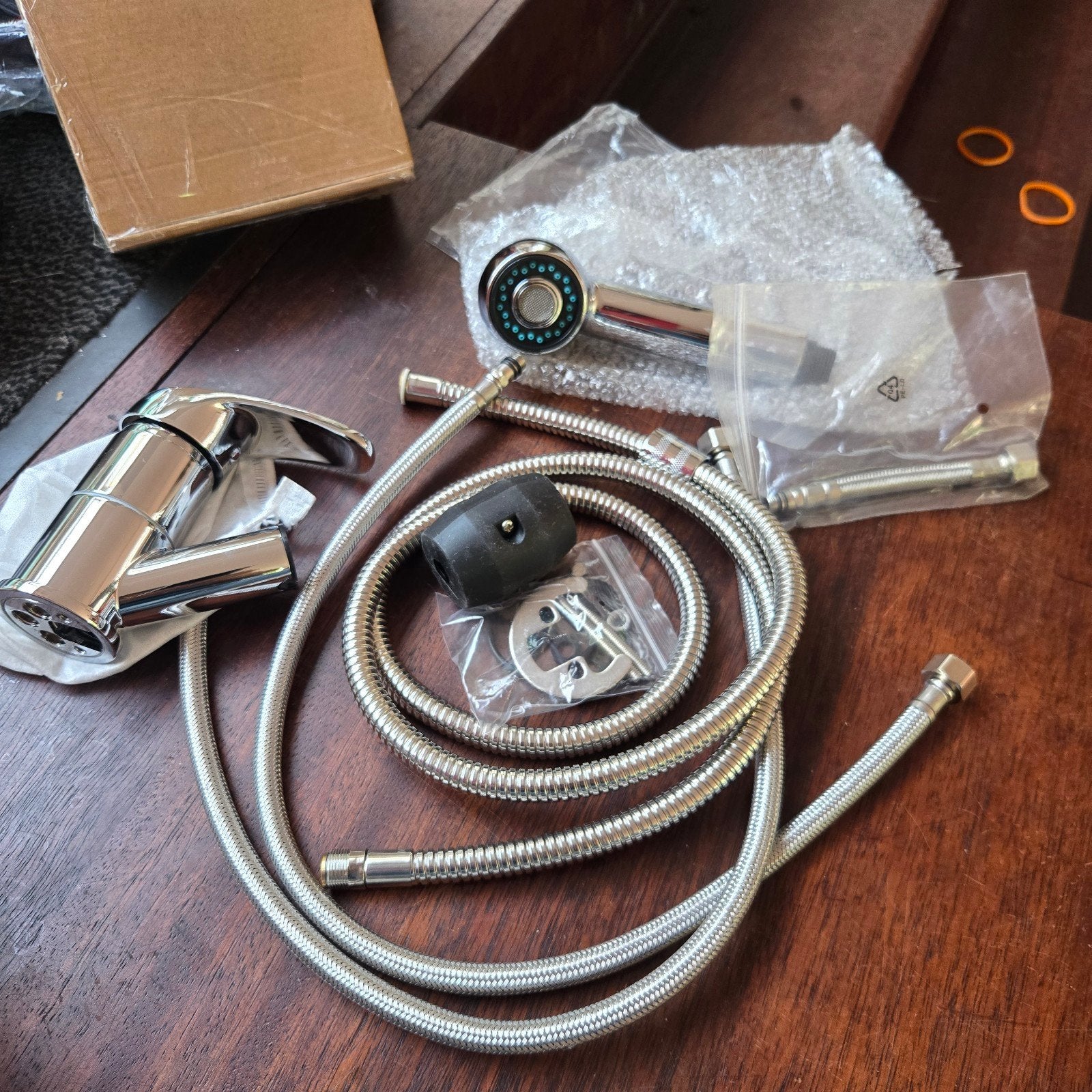 Nieuwe Wastafelkraan met Handdouche en Slang (Complete Set), Ophalen of Verzenden, Nieuw