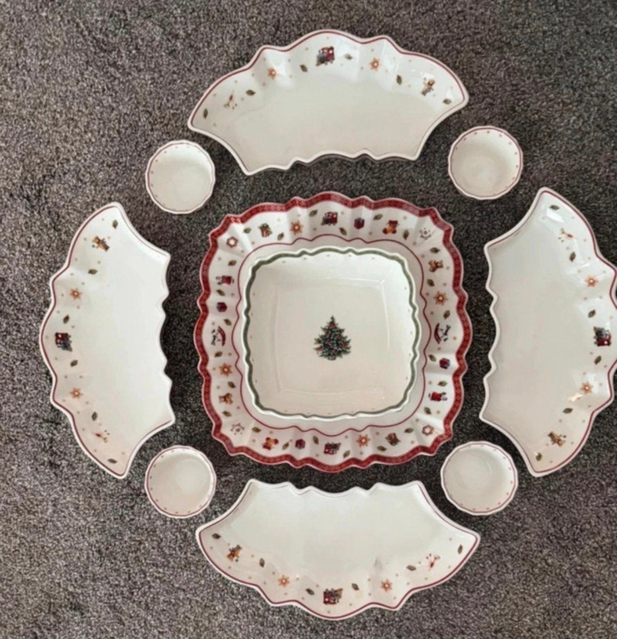 Villeroy & boch kerst toys delight assymetrische schalenset, Ophalen, Villeroy & Boch, Nieuw, Schaal of Schalen