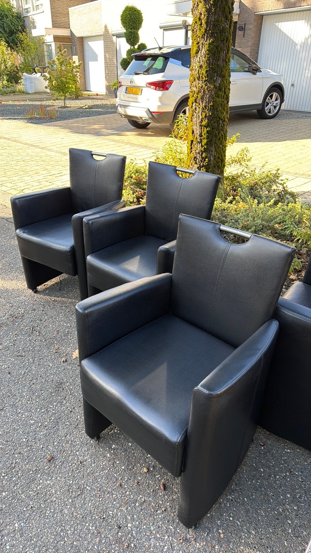 Zwarte ledere stoelen met wieltjes, Ophalen, Zo goed als nieuw, Zwart, Vijf, Zes of meer stoelen