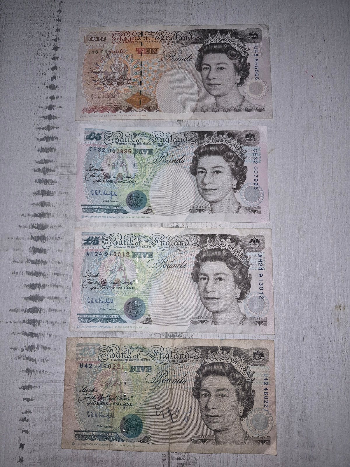 Engelse bankbiljetten: 1x £10 en 3x £5, Ophalen of Verzenden, Overige landen
