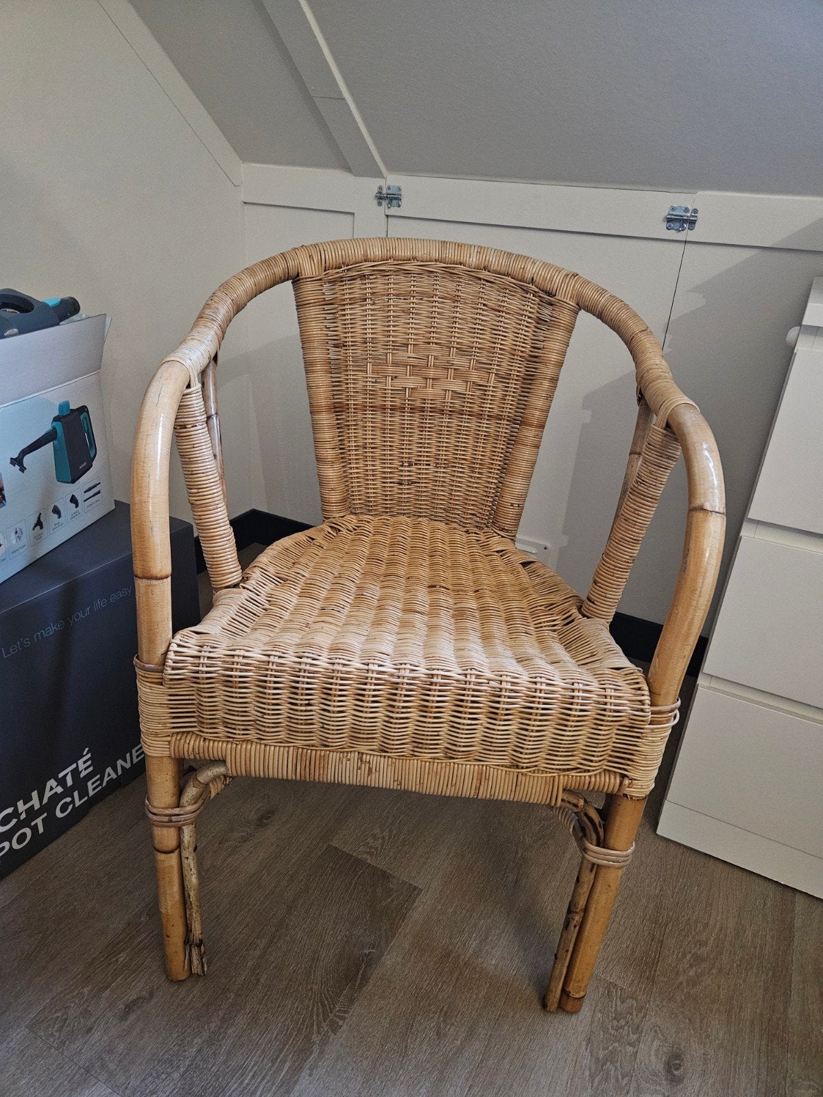 Vintage rieten stoel - perfect voor binnen of buiten, Ophalen, Gebruikt, Overige kleuren, Vintage
