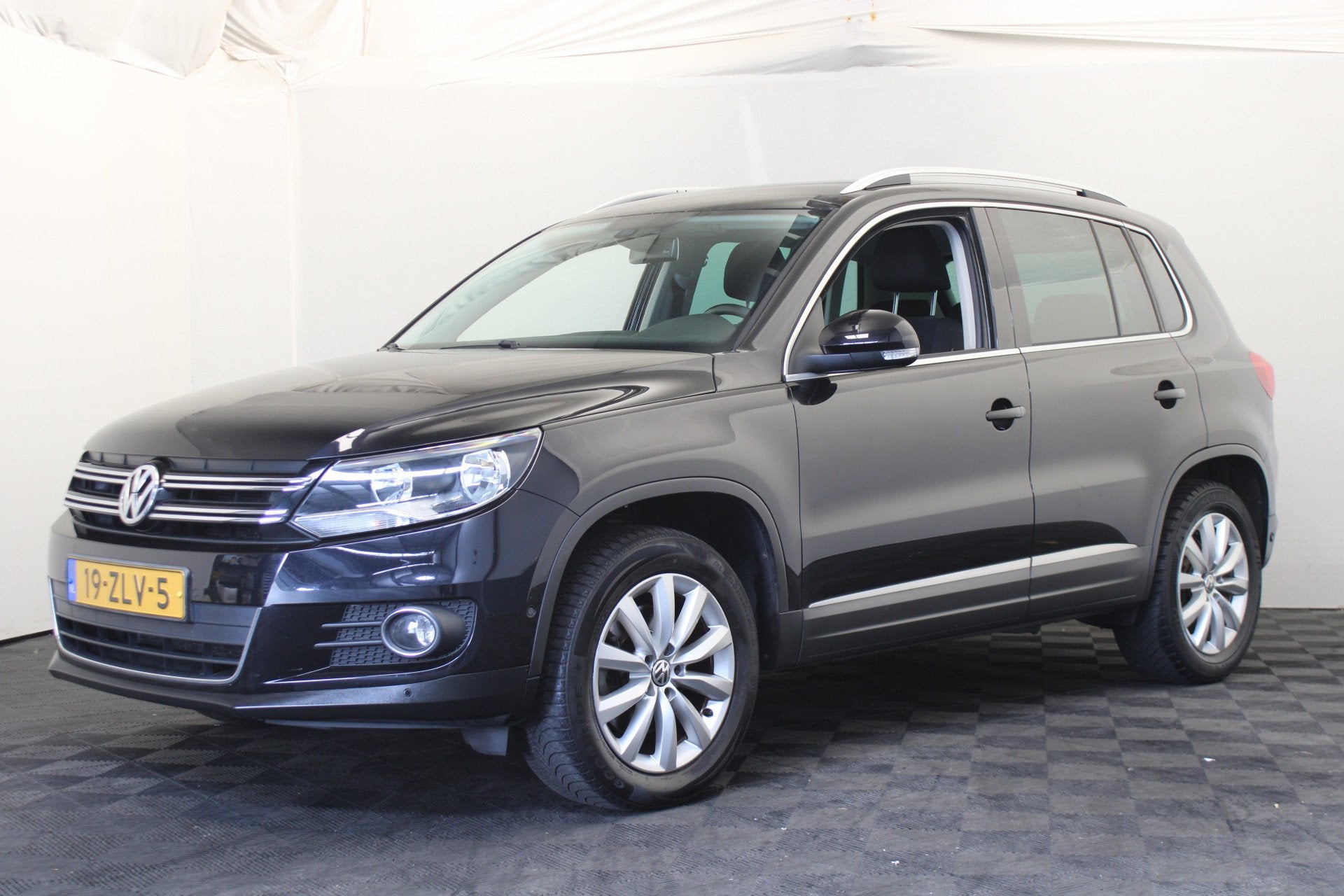 Volkswagen Tiguan 1.4 TSI Sport&Style (bj 2013), Auto's, Voorwielaandrijving, Euro 5, 15 km/l, Zwart