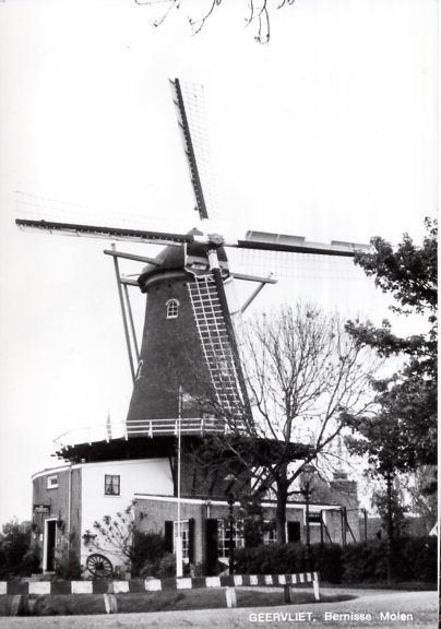 (ZH190) Ansichtkaart Geervliet Bernisse molen 1981, Ophalen of Verzenden, 1980 tot heden, Ongelopen, Zuid-Holland