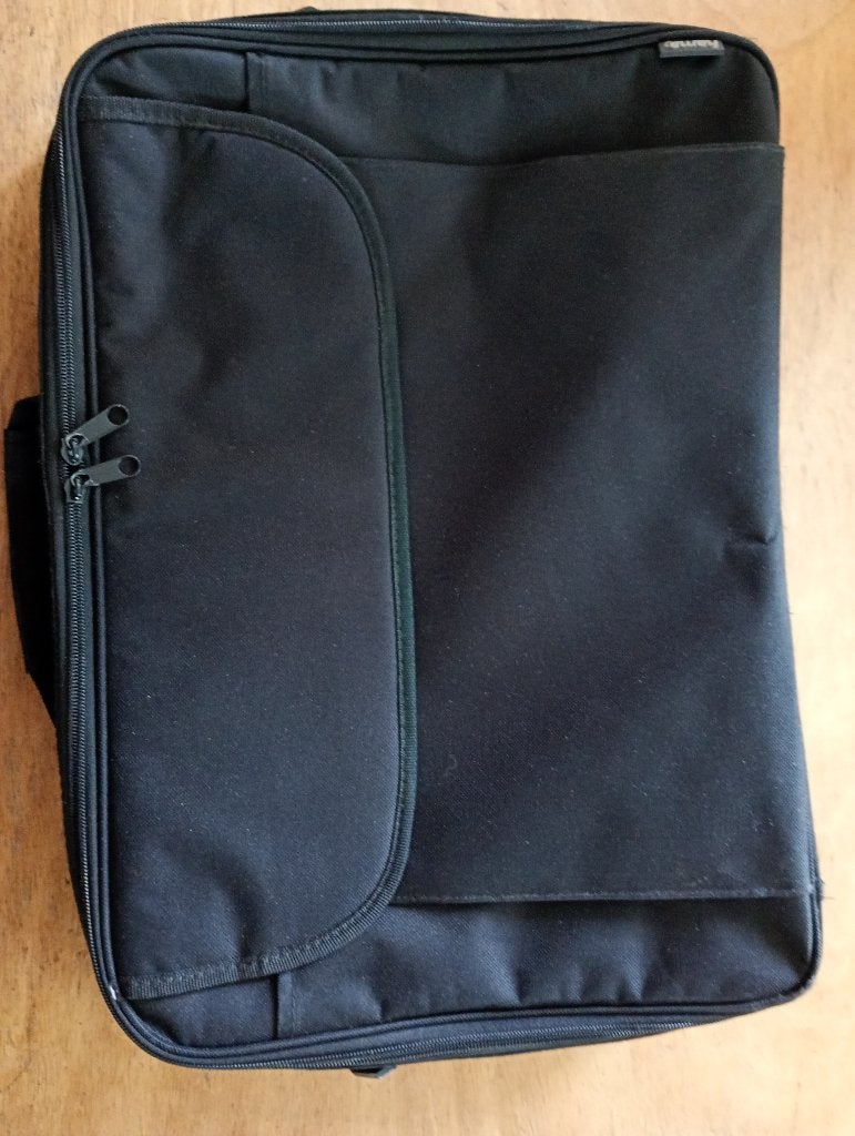 Te koop laptoptas, Computers en Software, Laptoptassen, Ophalen, Gebruikt, Meerdere vakken, Zwart