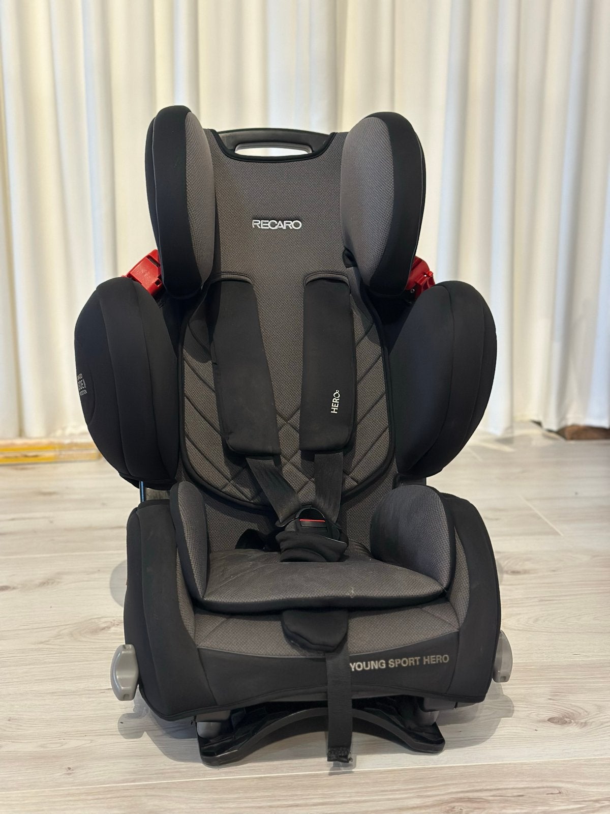 Recaro Young Sport Hero autostoel - Zwart/Grijs, Kinderen en Baby's, Autostoeltjes, Zijbescherming, 9 t/m 36 kg, Ophalen, Overige merken