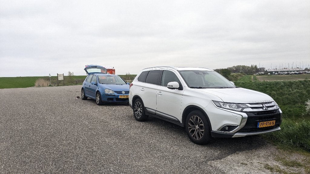 Mitsubishi Outlander 2.0 Instyle+ 4WD – defecte CVT-bak, Auto's, Automaat, 1998 cc, Outlander, Zwart