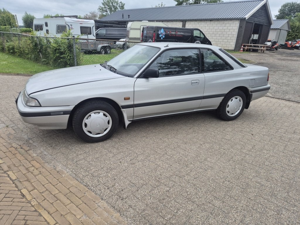 Mazda 626 schuurvondst 2.0-12V GLX (bj 1989, automaat), Auto's, 1998 cc, Origineel Nederlands, Bedrijf, Mazda
